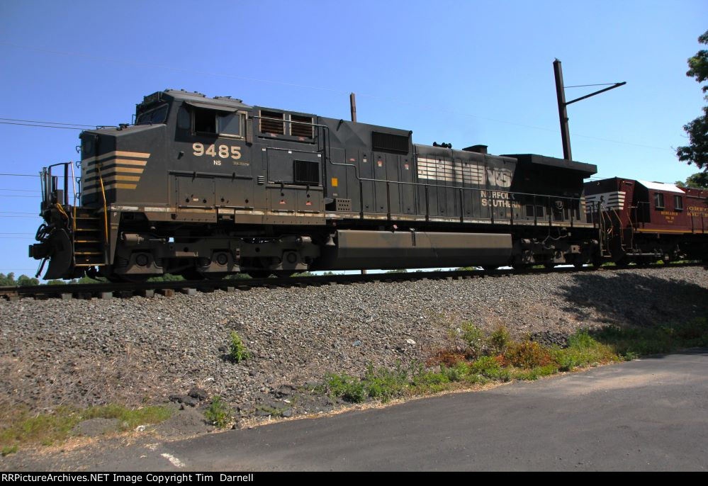 NS 9485 shoves 90G east